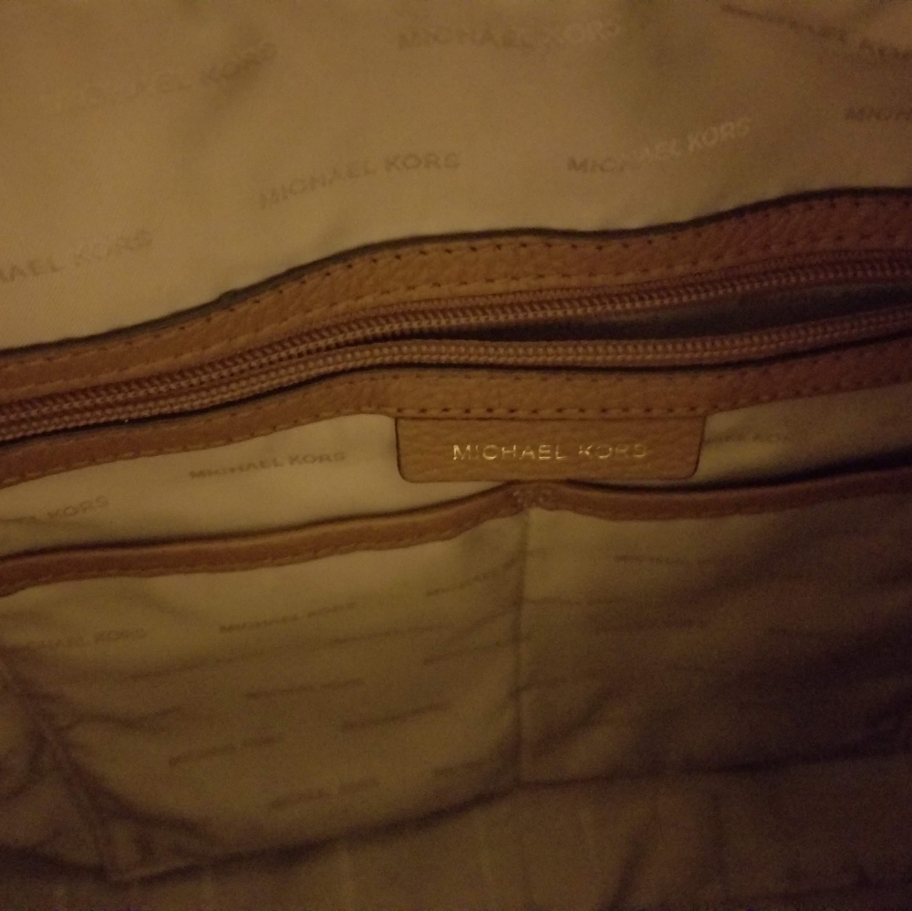 Handbag - Picture 3 of 4